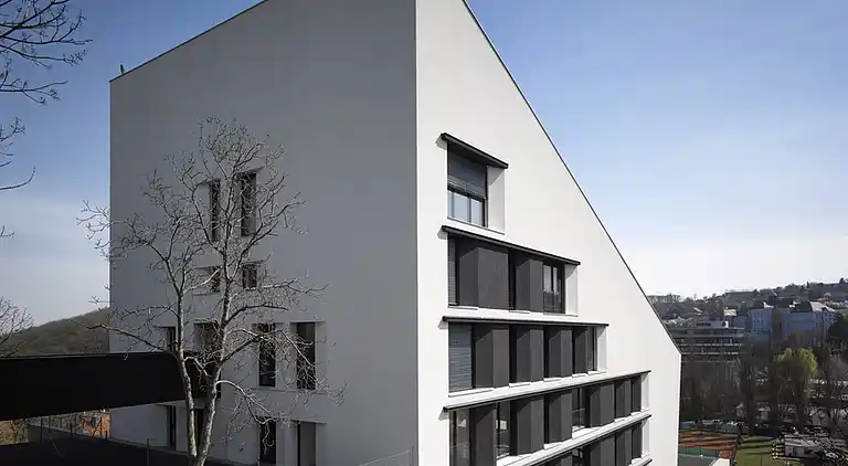 Kostenlose Parkplätze, modernes Apartment in Smichov mit