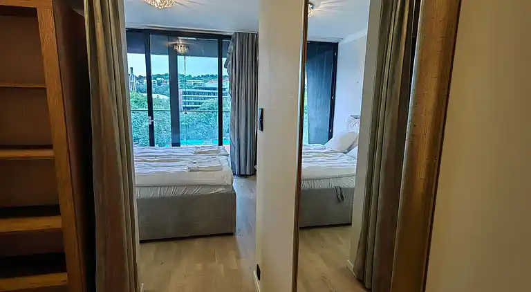 Kostenlose Parkplätze, modernes Apartment in Smichov mit