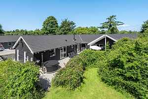 Luxury summer house with pool in Tisvildeleje