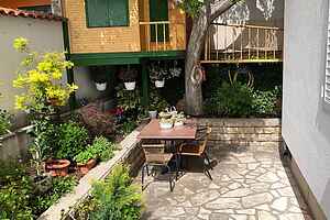 Two bedroom apartment near beach Tisno, Murter (A-14346-b)