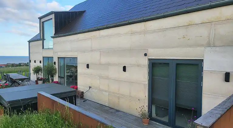 Nybygget sommerhus med havudsigt og spa