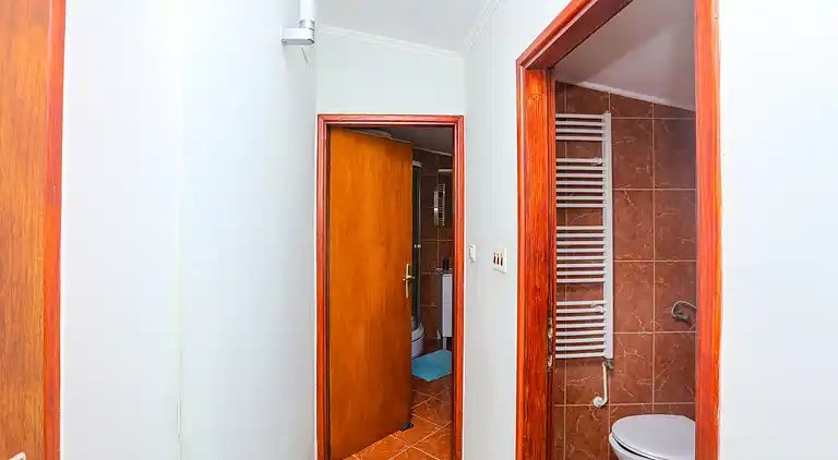 2-Zimmer-Ferienwohnung am Strand Brodarica (Sibenik)