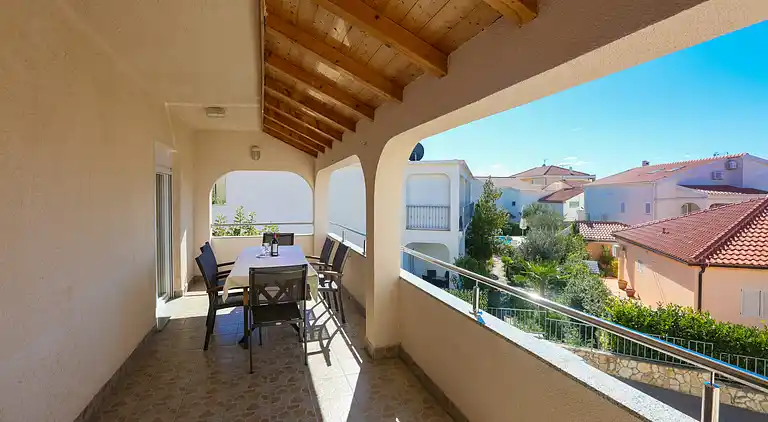 2-Zimmer-Ferienwohnung am Strand Brodarica (Sibenik)