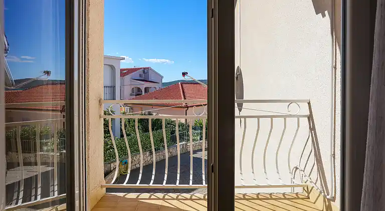 2-Zimmer-Ferienwohnung am Strand Brodarica (Sibenik)