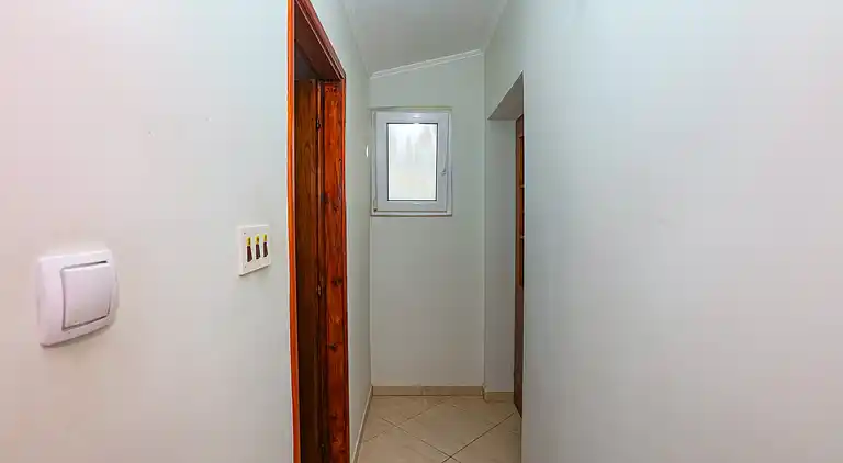 2-Zimmer-Ferienwohnung am Strand Brodarica (Sibenik)