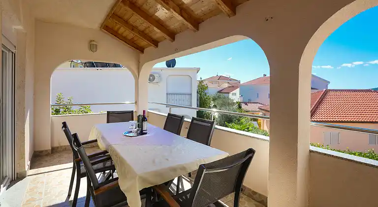 2-Zimmer-Ferienwohnung am Strand Brodarica (Sibenik)