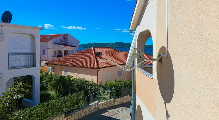 2-Zimmer-Ferienwohnung am Strand Brodarica (Sibenik)