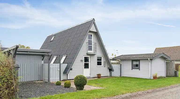 Schönes Ferienhaus mit Meerblick