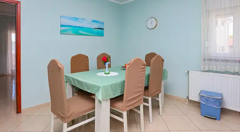 2-Zimmer-Ferienwohnung am Strand Brodarica (Sibenik)