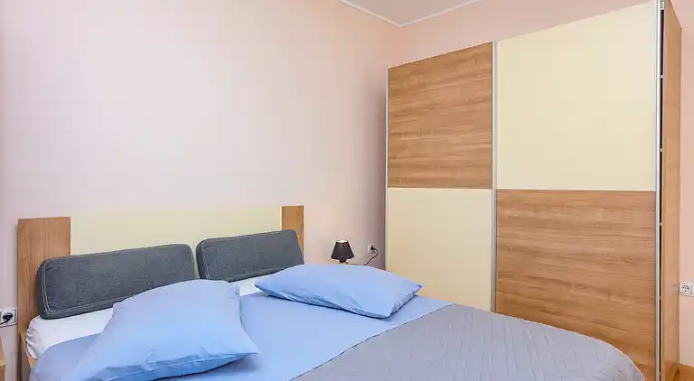 2-Zimmer-Ferienwohnung am Strand Brodarica (Sibenik)