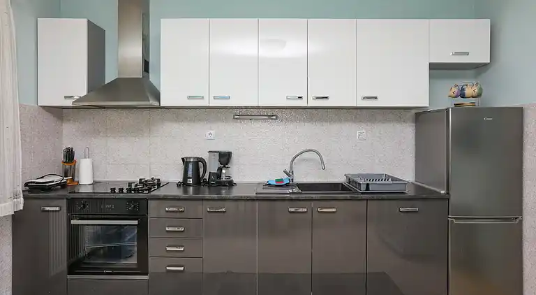 2-Zimmer-Ferienwohnung am Strand Brodarica (Sibenik)