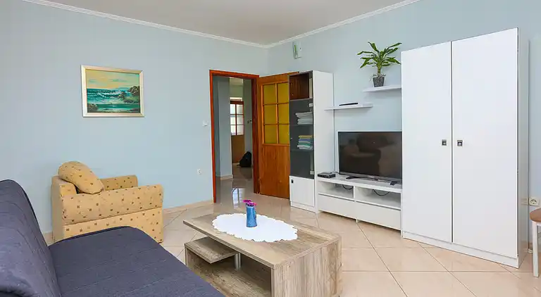 2-Zimmer-Ferienwohnung am Strand Brodarica (Sibenik)