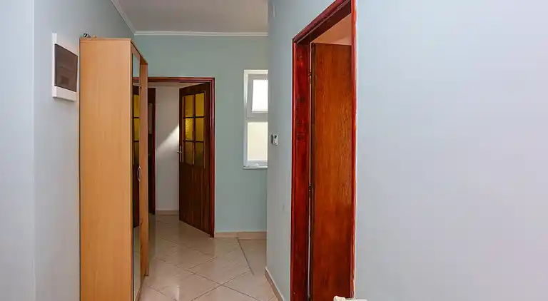 2-Zimmer-Ferienwohnung am Strand Brodarica (Sibenik)