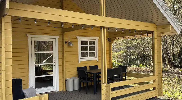 Hyggeligt og moderne sommerhus midt i skoven