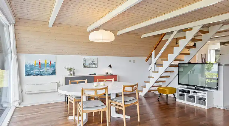 Idyllisches Ferienhaus mit Meerblick