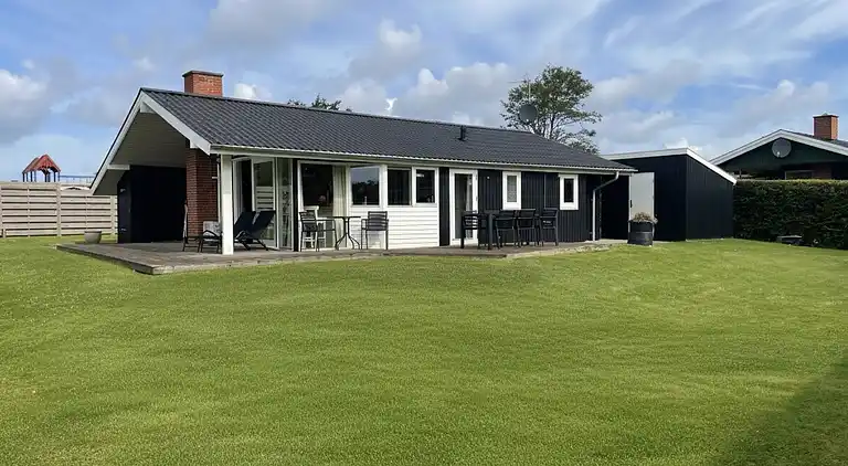 Fantastisk udsigt og 150 meter til stranden