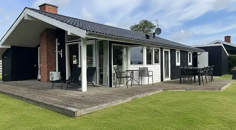 Fantastisk udsigt og 150 meter til stranden