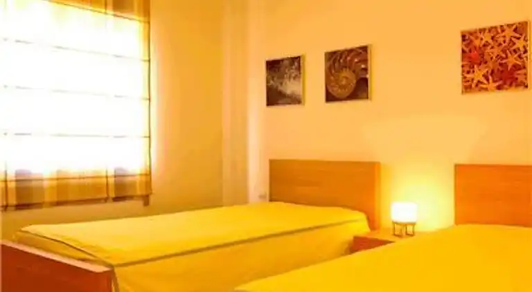 Charmantes 2-Zimmer-Maisonette-Apartment in Orada,