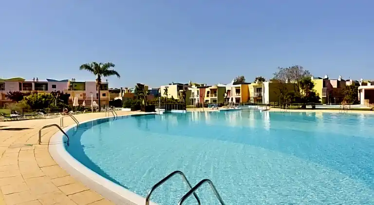 Charmantes 2-Zimmer-Maisonette-Apartment in Orada,