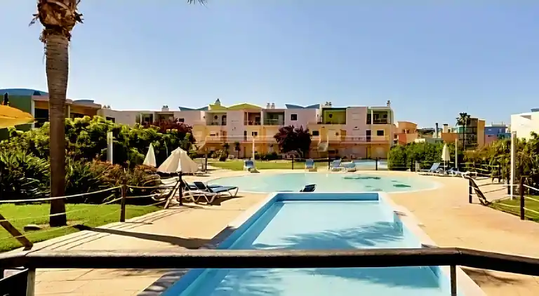 Charmantes 2-Zimmer-Maisonette-Apartment in Orada,