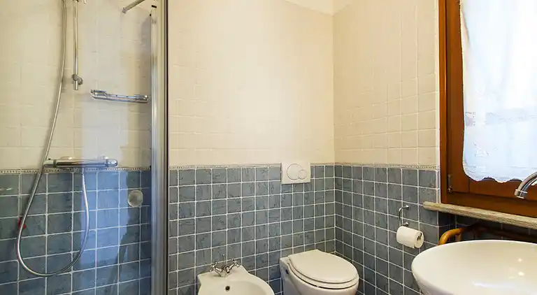 Hanglage mit Blick auf den Lago Maggiore