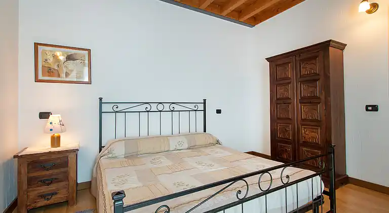 Hanglage mit Blick auf den Lago Maggiore