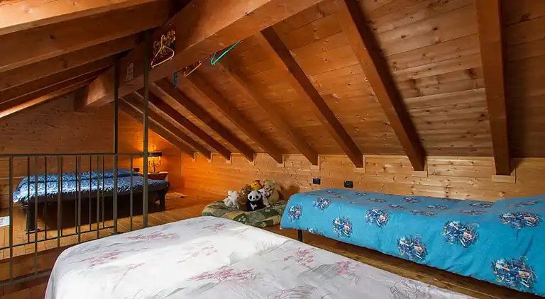 Hanglage mit Blick auf den Lago Maggiore