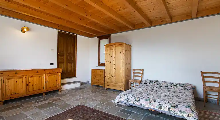 Hanglage mit Blick auf den Lago Maggiore