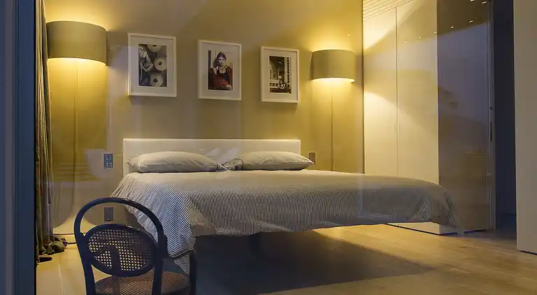 Moderne Oase mit Blick auf den Lago Maggiore