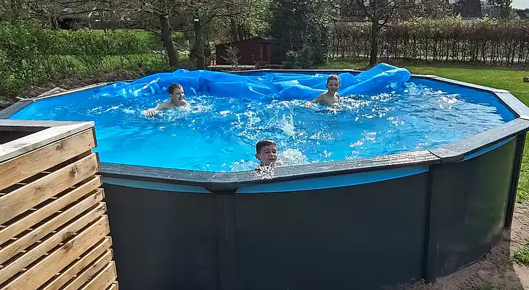 Ferienhaus mit Whirlpool in ruhiger Natur