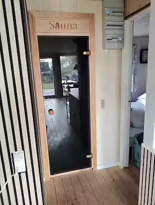 Ferienhaus mit Whirlpool in ruhiger Natur