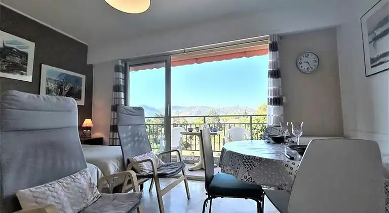 Apartment in Gréoux-les-Bains