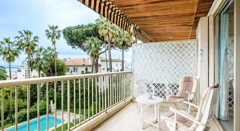 Apartment in Californie Pézou