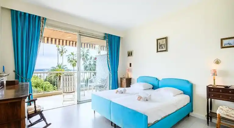 Apartment in Californie Pézou