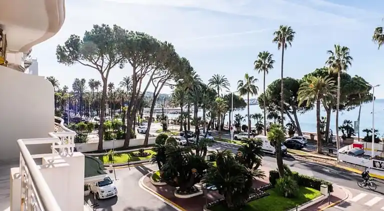 Apartment in Pointe Croisette