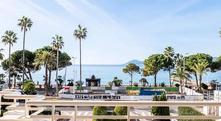 Apartment in Pointe Croisette
