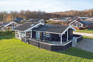 Sommerhus med havudsigt, sauna og tæt på strand
