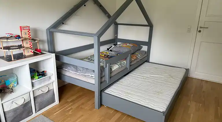 Familievenligt sommerhus nær skov og slot