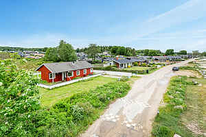Nyrenoveret strandhus med unik beliggenhed