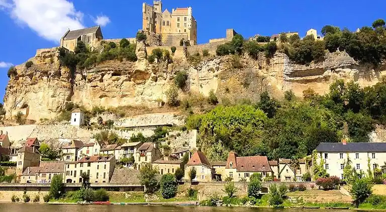 Ferienwohnung in Lacave