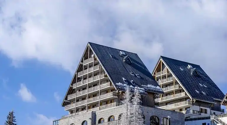 Apartment in Compains