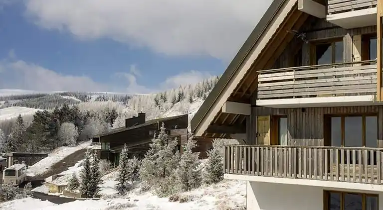 Apartment in Compains