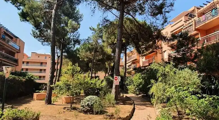 Apartment in Bormes-les-Mimosas