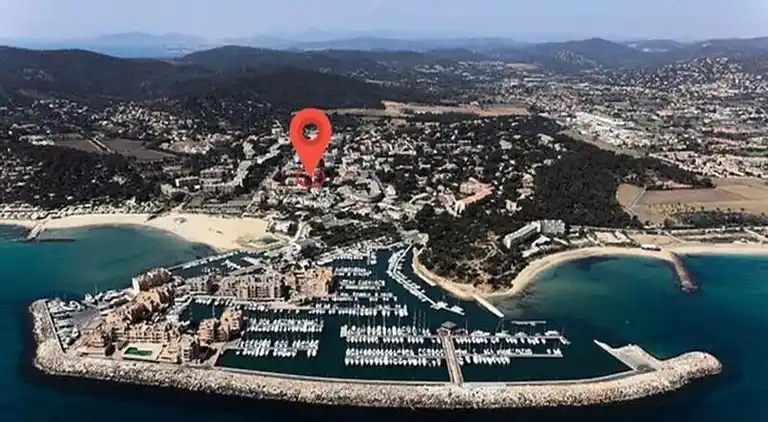 Apartment in Bormes-les-Mimosas