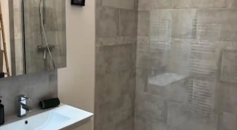 Apartment in Lagnes