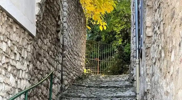 Apartment in Lagnes