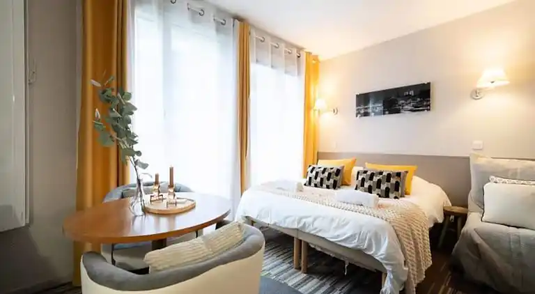 Apartment in Issy-les-Moulineaux