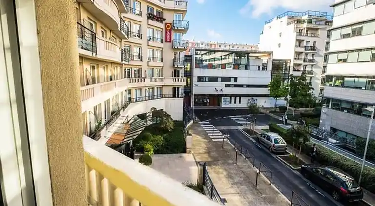 Apartment in Issy-les-Moulineaux