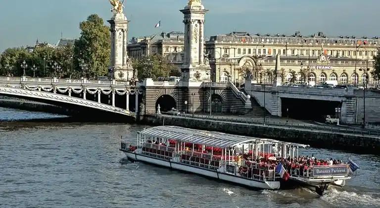 Apartment in Issy-les-Moulineaux