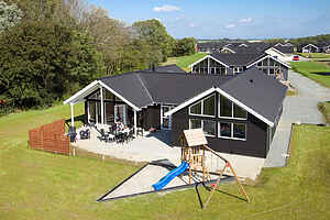 Summer house in Kegnæs with pool & activities